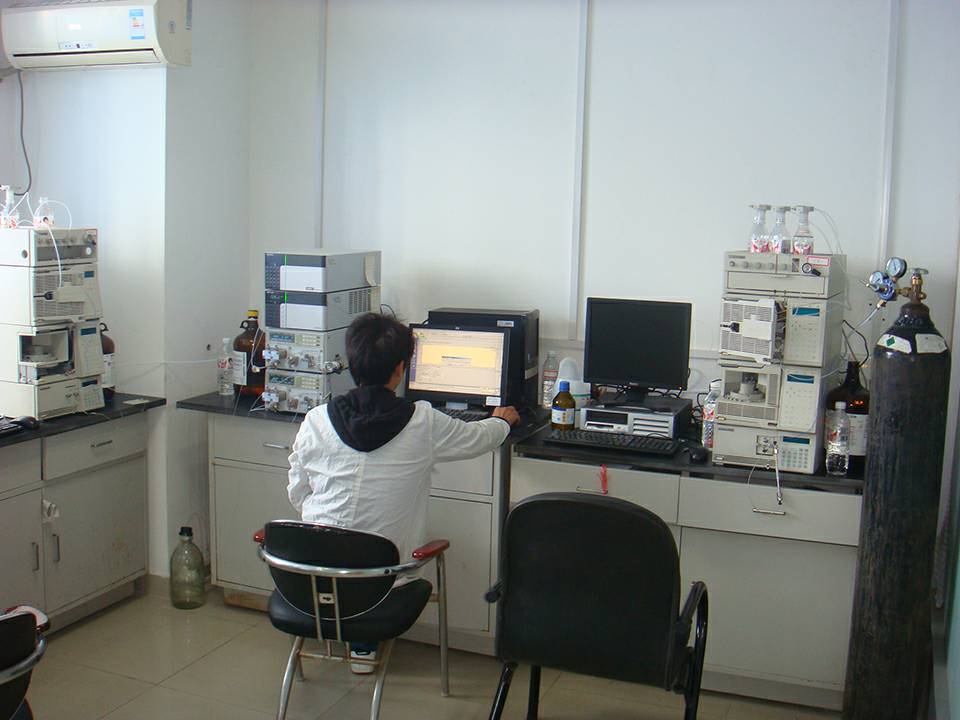 爱斯医药分析实验室1.JPG